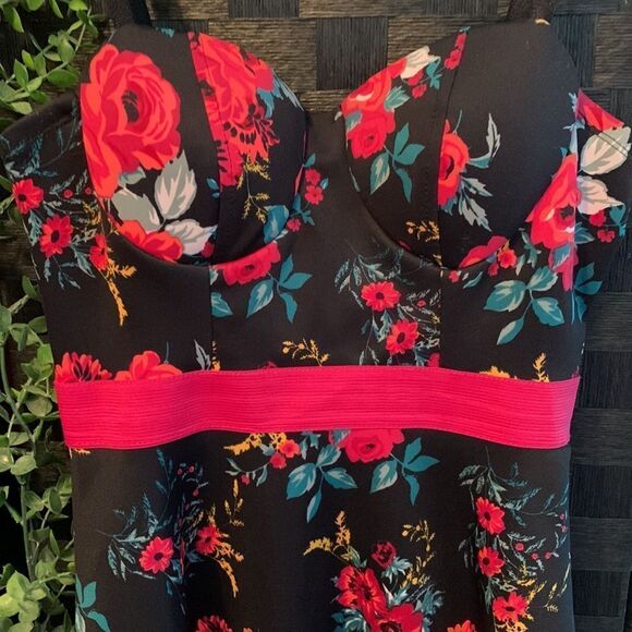 Size small floral mini dress with built-in bra and open back with straps - Picture 3 of 8